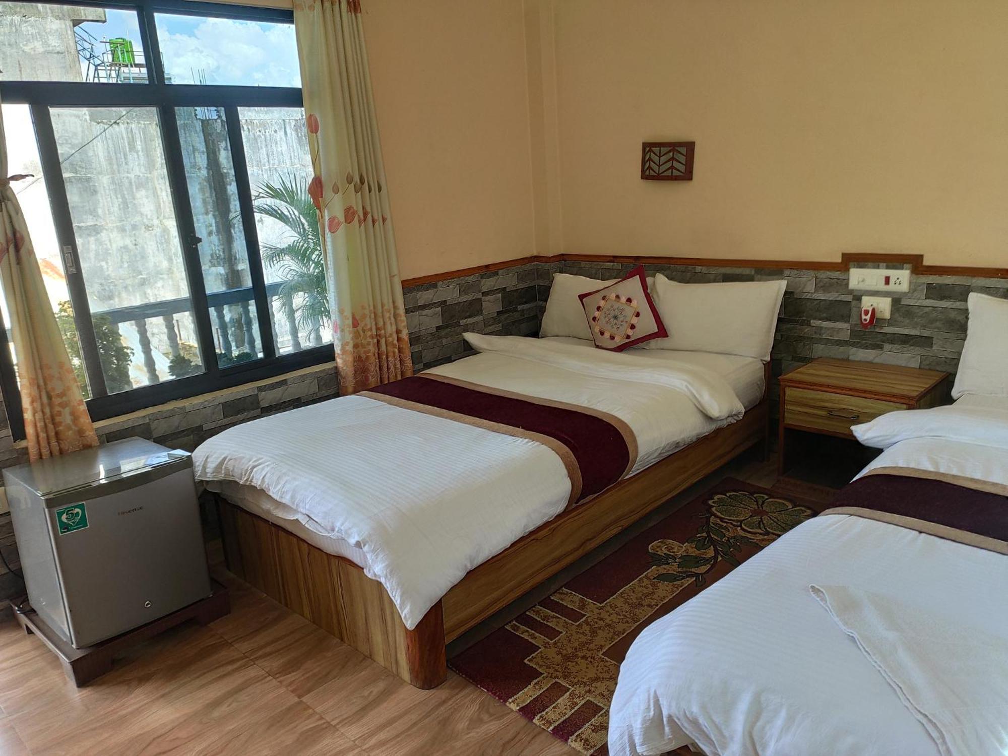 Peacock - A Family-Run Hotel Sauraha Exterior foto